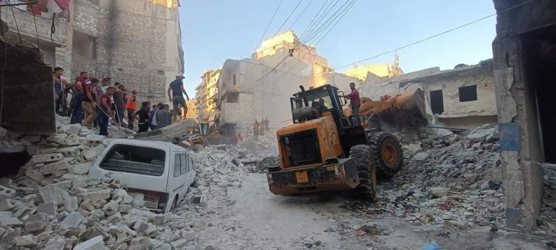 9 وفيات بانهيار مبنى في مدينة حلب