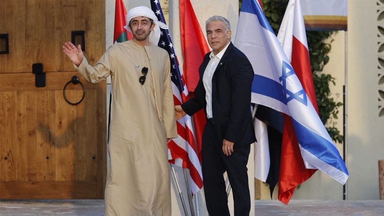 معاريف: وزير خارجية الامارات يصل "اسرائيل"