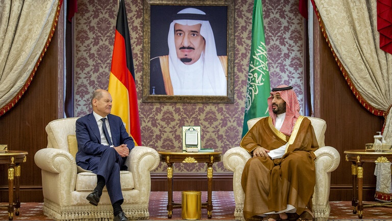 شولتس في السعودية لشراء الطاقة