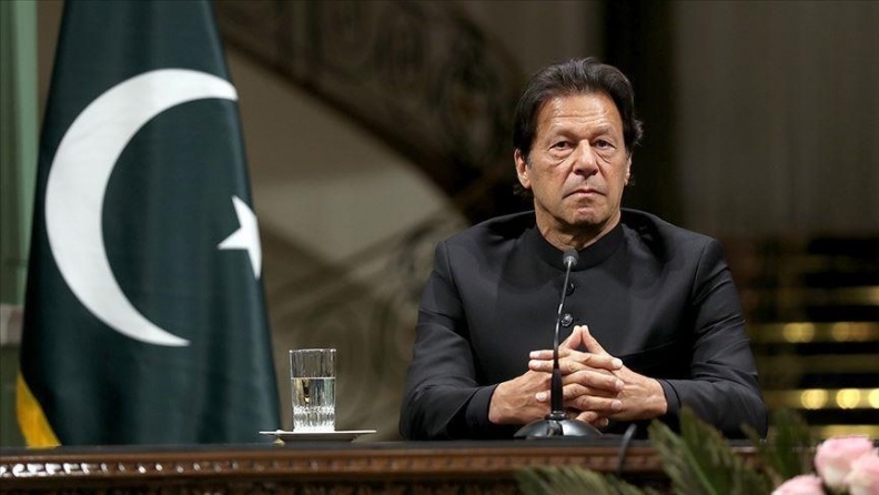 عمران خان يعلن من سجنه الفوز بالانتخابات الباكستانية
