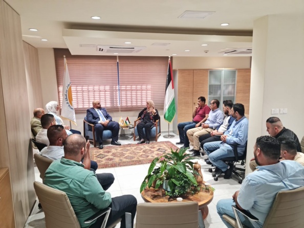 الدكتورة غنام تزور فرع رام الله بشركة كهرباء محافظة القدس