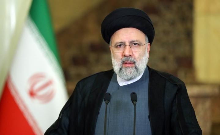 رئيسي: أمريكا تحاول تكرار تجربة ليبيا وسوريا في بلادنا