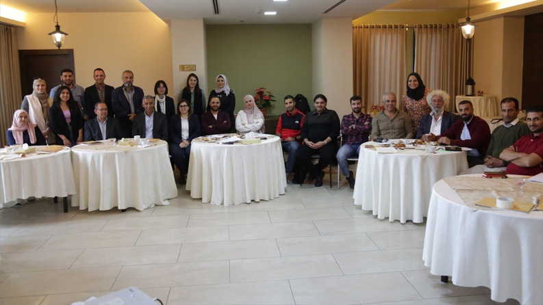 وزارة الحكم المحلي تعقد ورشة لتطوير خطة وطنية توعوية حول قضايا النفايات الصلبة في فلسطين بالشراكة مع الصحفيين ومجالس الخدمات والقطاع الخاص