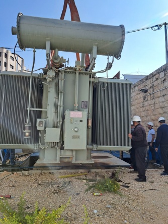 شركة كهرباء القدس تنجح في تكبير محول "سطح مرحبا" لضعف القدرة