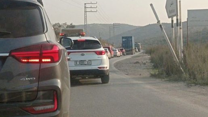 الاحتلال يغلق  حاجز عناب شرق طولكرم