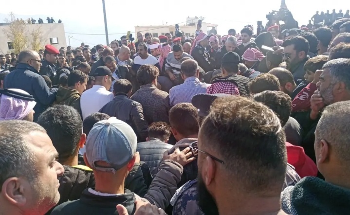 تشييع ضابط أردني قتل بالاحتجاجات.. الحكومة: يد العدالة ستطال القتلة