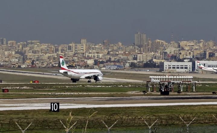 إصابة طائرتين في مطار بيروت بطلقات نارية