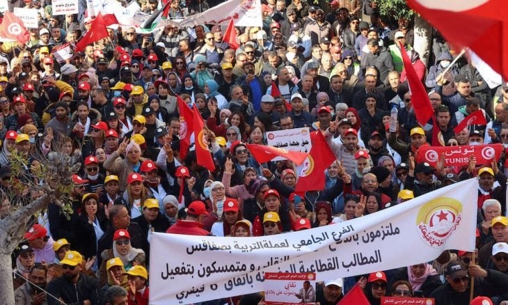 تونس تطرد مسؤولة نقابية أوروبية لمشاركتها في احتجاج