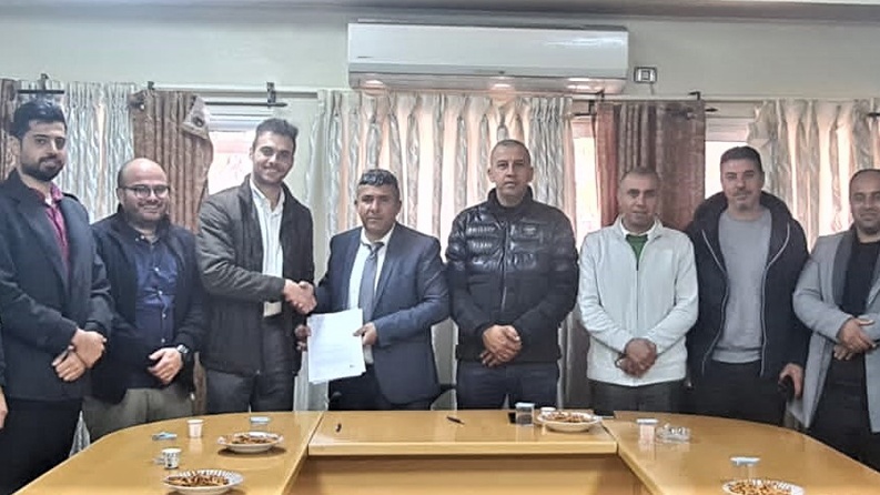 بلدية الظاهرية وشركة قدرة لحلول الطاقة توقعان مذكرة تفاهم لتمويل وتشغيل محطة طاقة شمسية بقدرة 2 ميغا واط
