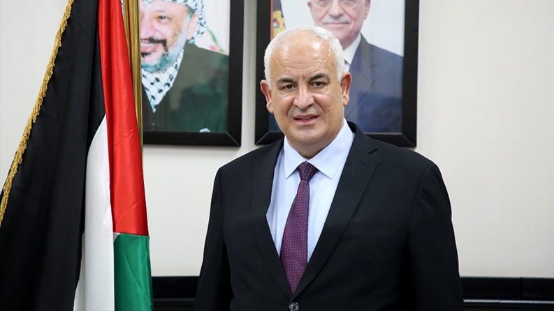 وزير الداخلية يؤكد أهمية دور الإعلام في نشر الوعي والمعرفة