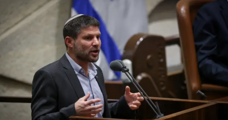 سموترتيش يدعو لقصف المدن الفلسطينية