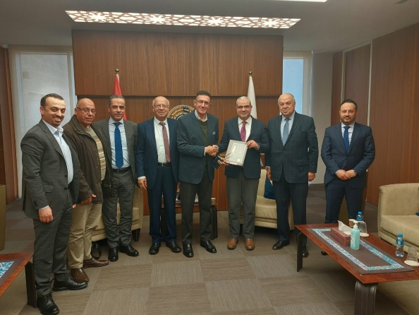 كهرباء القدس وسلطة النقد تبحثان سبل التعاون المشترك