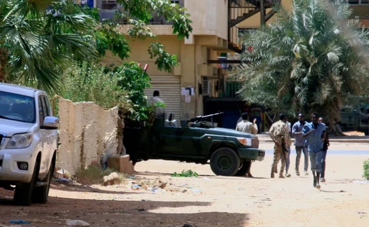 استمرار الاشتباكات في السودان: 56 قتيلاً و595 جريحاً