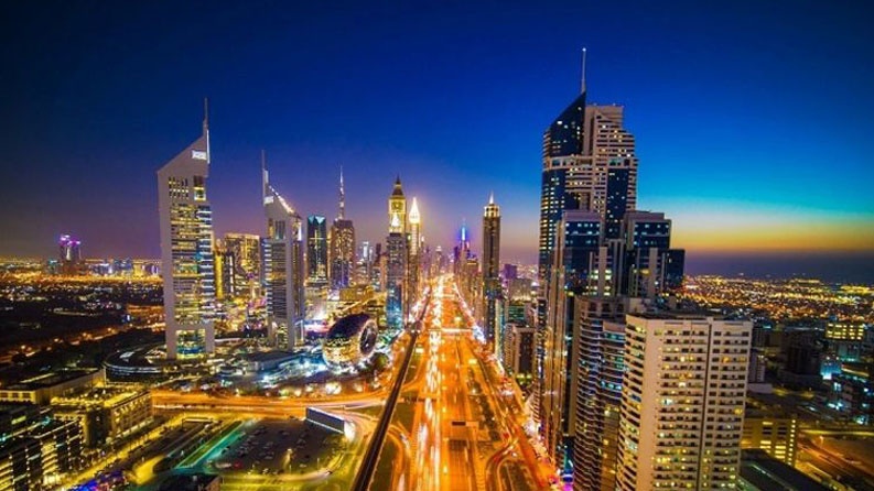 دبي تسحب البساط من لندن تدريجيا على صعيد تجارة السلع