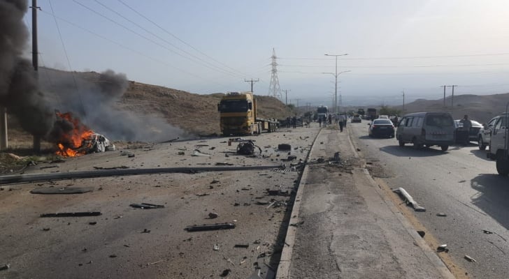 (صور) الأردن: 5 وفيات و13 إصابة بتدهور شاحنة