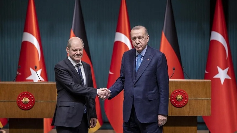 المستشار الألماني يدعو أردوغان إلى برلين