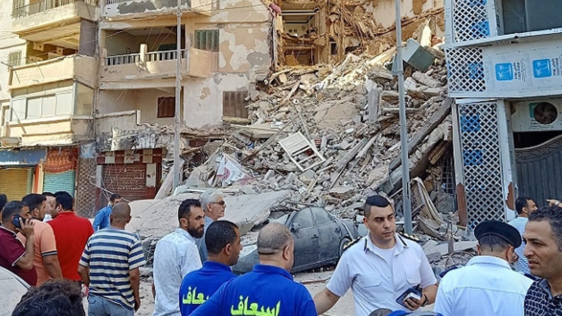 مصر: انهيار مبنى من 13 طابقا في الإسكندرية