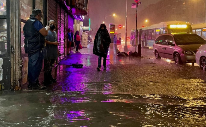 إعلان حالة الطوارئ في نيويورك بسبب الفيضانات