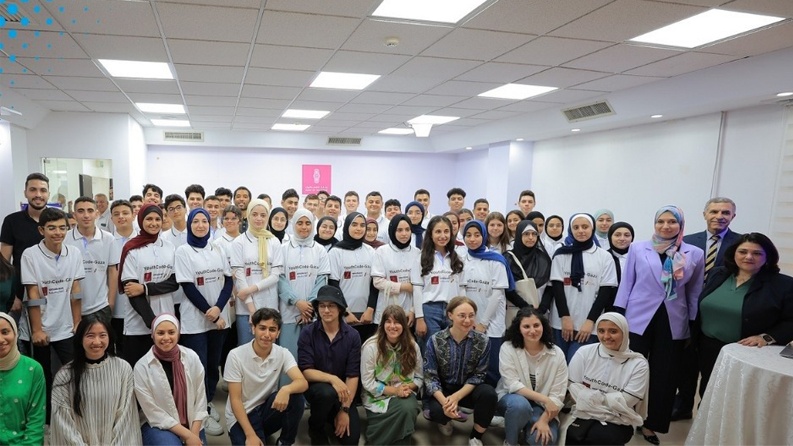 بنك فلسطين يقدم دعمه لبرنامج البرمجة الشبابية "Youth Code" 