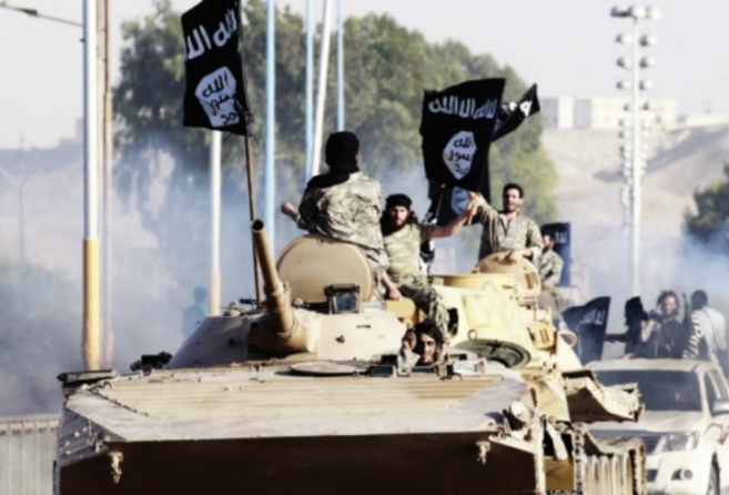 مقتل 23 جندياً سورياً بهجوم لداعش على حافلة شرق سوريا