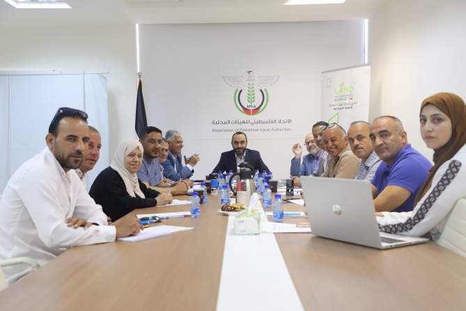 توقيع اتفاقيات للعمل المشترك بقضايا البيئية بين بلديات ومجالس مشروع "LAND"