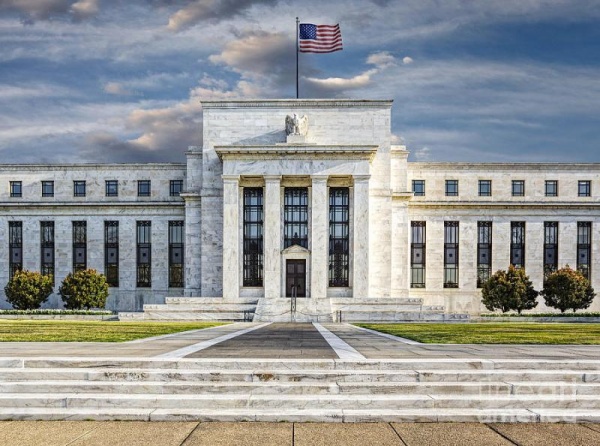 الفيدرالي الأمريكي يخسر 100 مليار بسبب رفعه للفوائد