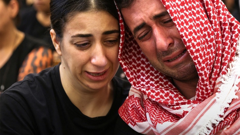 السلطات العراقية تُوقف 19 شخصاً بعد فاجعة صالة الأفراح 