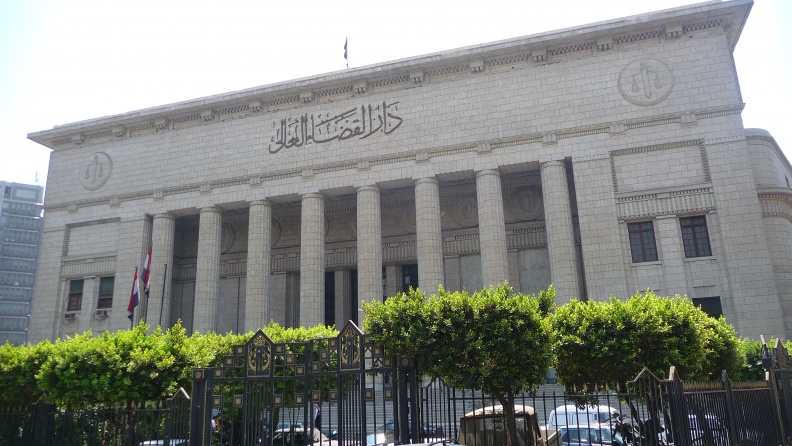 لماذا برّأ القضاء المصري سيدة قتلت طفلها وطبخته