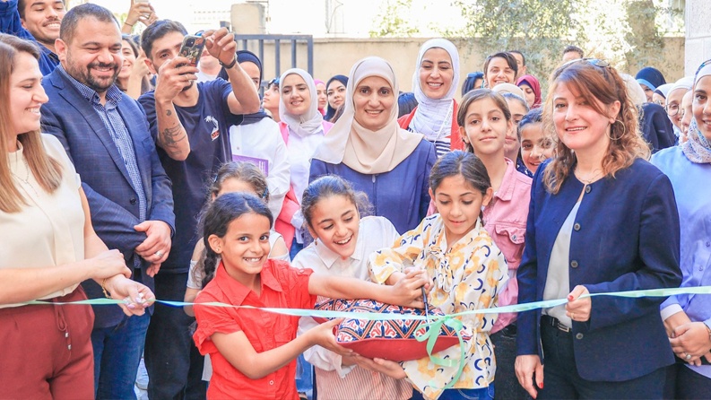 بالتعاون مع مؤسسة "Skate Pal" بنك فلسطين يدعم تجهيز ساحة للتزلج في جمعية إنعاش الأسرة بالبيرة 