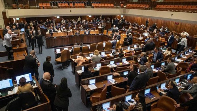 "الكنيست" تصادق على إقامة حكومة الطوارئ