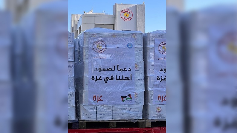 سنيورة للصناعات الغذائية تتبرع بـ 100 طن من منتجاتها لغزة عبر الهيئة الخيرية الأردنية الهاشمية رام الله، فلسطين