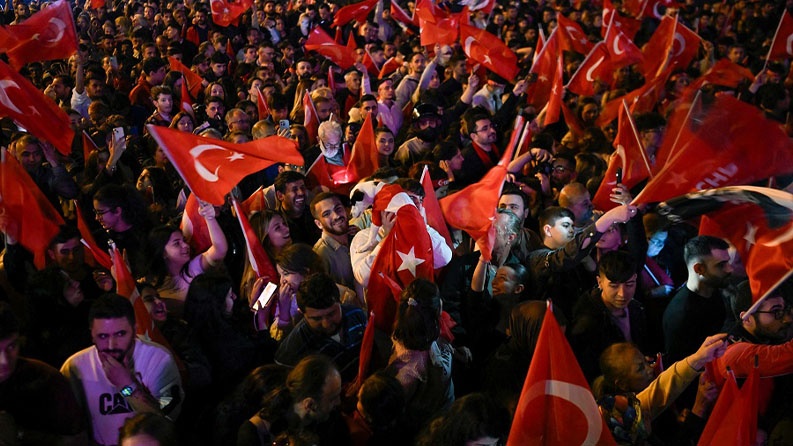 إردوغان يقر بخسارة حزبه بانتخابات البلديات في تركيا