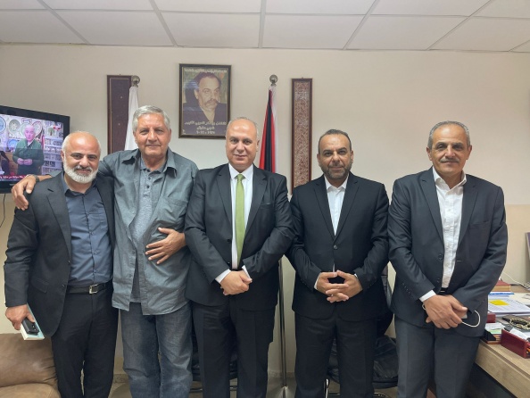 وزير الثقافة يزور اتحاد الكتاب ويؤكد دعم كتّاب قطاع غزة