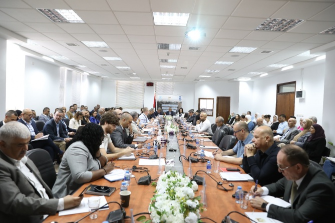 الأشغال العامة وبرنامج الأمم المتحدة الإنمائي يعقدان ورشة حول إدارة الركام في غزة