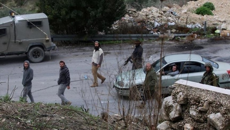 مستوطنون يحرقون 3 منازل ومزرعة دواجن في جالود جنوب نابلس