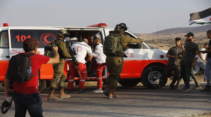 إصابة 5 معلمين صدمتهم مركبة لجيش الاحتلال في الأغوار