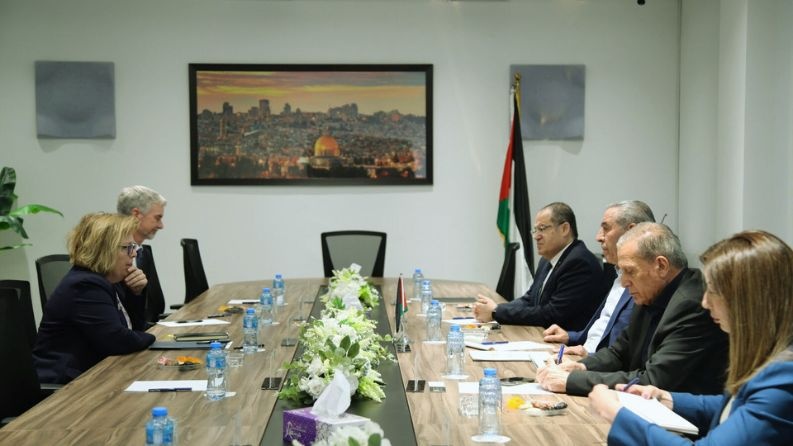 الشيخ يجتمع مع مساعدة وزير الخارجية الأميركي