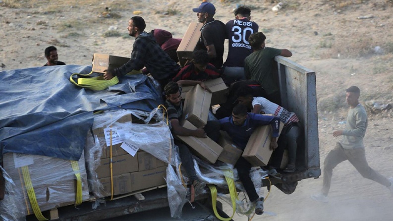 مصدر فلسطيني كبير: نحذر من التعامل أو مساعدة التجار المتورطين والعصابات داخل قطاع غزة وخارجه