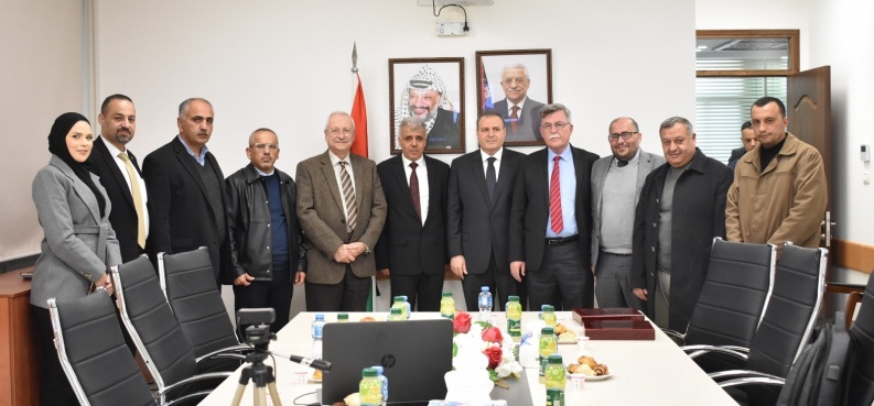 "التعليم العالي" تكرم الجامعات الفلسطينية الحاصلة على الاعتماد الدولي في الطب