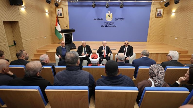 مصطفى: القدس العاصمة مستهدفة بالدرجة الأولى