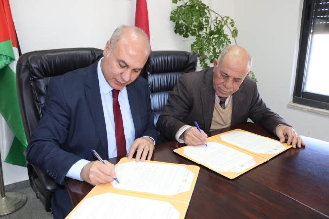 وزير الثقافة يوقع مذكرة تفاهم مع بلدية طوباس لتشغيل قصر طوباس الثقافي