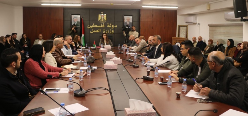 وزيرة العمل تترأس الاجتماع الأول للمجلس الاستشاري الشبابي للوزارة ومجلس القدس للتشغيل