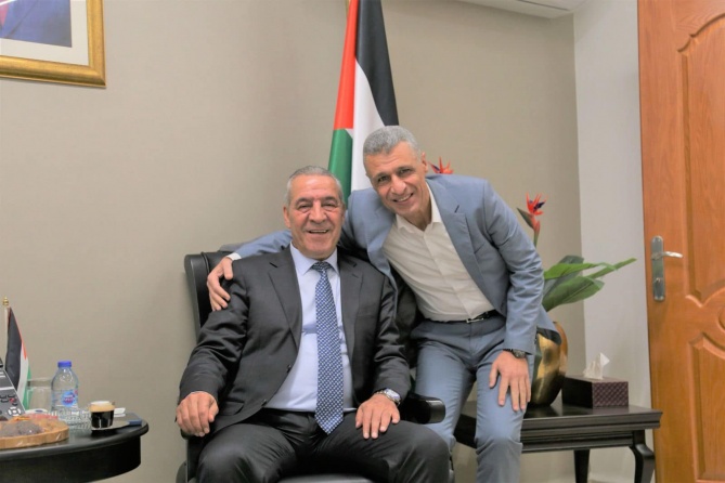 مرسوم رئاسي بتعيين أيمن قنديل رئيساً لهيئة الشؤون المدنية