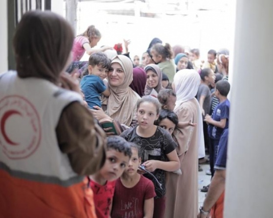 جهود متواصلة من الهلال الأحمر الفلسطيني.. تعرّف على مواقع التطعيم ضد شلل الاطفال