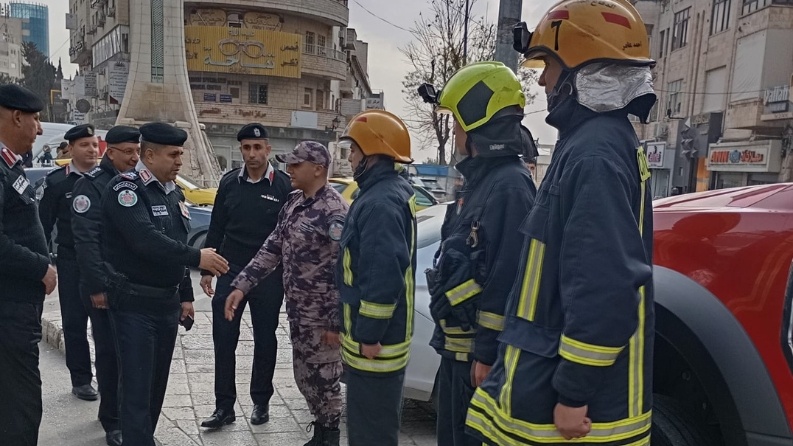 مركبات الإطفاء والإنقاذ بمراكز الأسواق بشهر رمضان المبارك