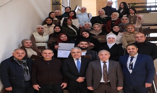 البنك الإسلامي العربي يختتم برنامجًا تدريبيًا لطلبة جامعة النجاح الوطنية في نابلس
