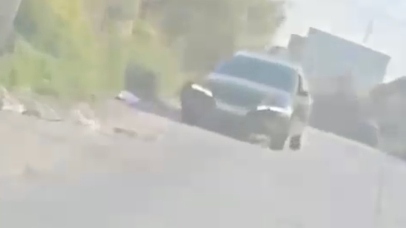 إلقاء مواطن من مركبة قرب رام الله.. الشرطة تكشف التفاصيل