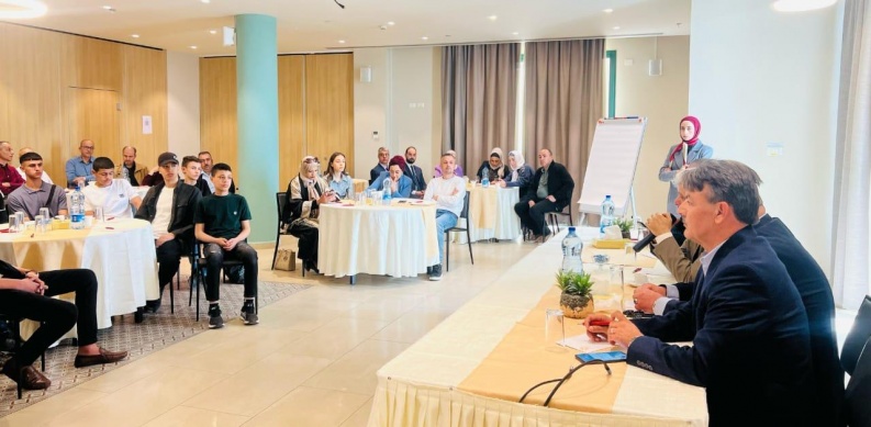 "التربية" ونيابة الأحداث تنظمان ورشة لطلبة أندية العدالة