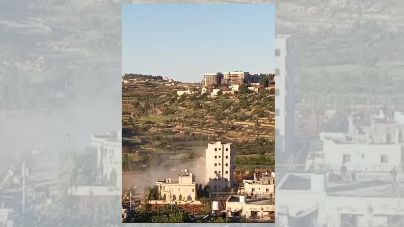 هدم عمارة سكنية قيد الانشاء في بيت أمر