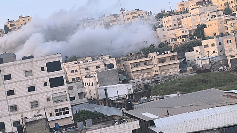 الاحتلال يفجر منزل عائلة الشهيد محمد شهاب في الرام